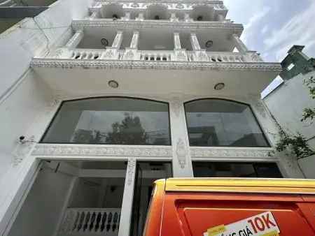 Cho Thuê Phòng Có Gác, Ban Công, Nhà Thang Máy Bình Thạnh Gần Ngã Tư Hàng Xanh, Uef, Hiu, Uth