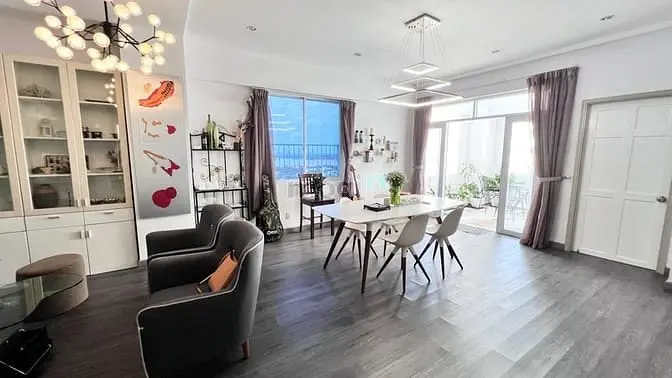Bán Căn Hộ Penhouse Phú Mỹ Thuận 187M2, Nội Thất Hiện Đại, View Sông