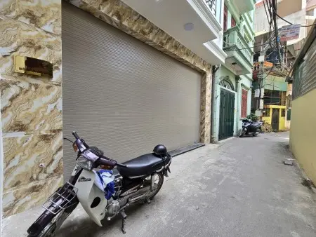 Chdv 690 Lạc Long Quân Tây Hồ, Cách 3 Nhà Ra Mặt Phố. Ngõ Rộng Xe Ba Gác Tránh. Trước Nhà Lottemall