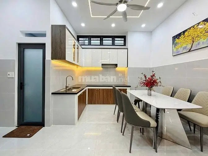 Nhà Giá Ngộp Hồ Thị Kỷ-Quận 10 Dt 65M2 Giá 2Tỷ370 Dọn Vào Ở Ngay!