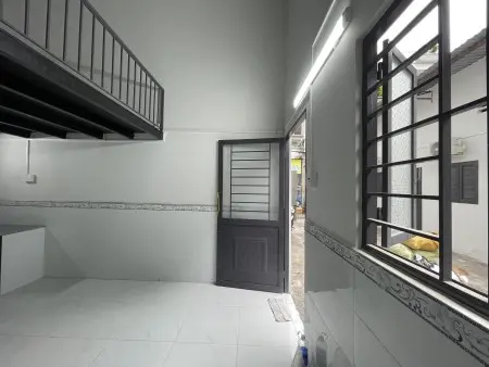 Phòng Mới Xây Ngay Cầu Nam Lý - Global City - Gác Cao - Máy Lạnh - Free Xe