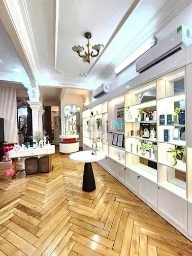 Cho Thuê Nhà Đường Tú Xương, Quận 3.Ngang 6M,Có Hầm,Sân Rộng