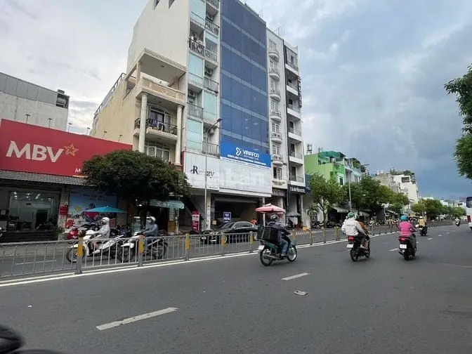 Cho Thuê Nhà Mặt Tiền Hoàng Diệu, Phường 6, Quận 4 - Ngang 12.8X18M