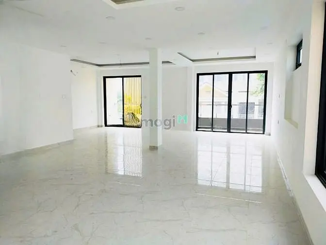 Biệt Thự Khu Đường Hoa - Phan Xích Long , Thang Máy 8 X20M - Chỉ 45 Tr