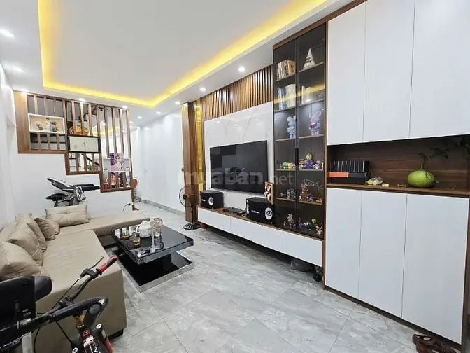 Vũ Hữu, Thanh Xuân. Dt42M, 5 Tầng Nhà Mới .Giá 8,5 Tỷ