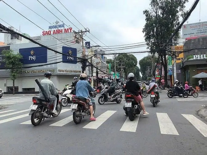 Biệt Thự Mini Ngang 8M 120M2 Mái Thái Hẻm 183 Nguyễn Văn Khối 13.2 Tỷ