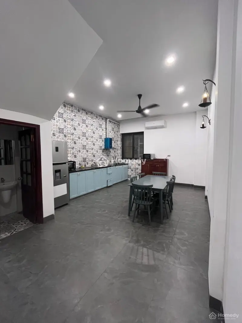 Bán Nhà Riêng Phố Từ Hoa - Quảng An. Ngõ Thông Hồ Tây - Thoáng. Dt 77M2 *3 Tầng. Mt 4,8M Giá 36 Tỷ