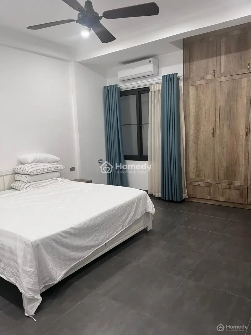Bán Nhà Riêng Phố Từ Hoa - Quảng An. Ngõ Thông Hồ Tây - Thoáng. Dt 77M2 *3 Tầng. Mt 4,8M Giá 36 Tỷ
