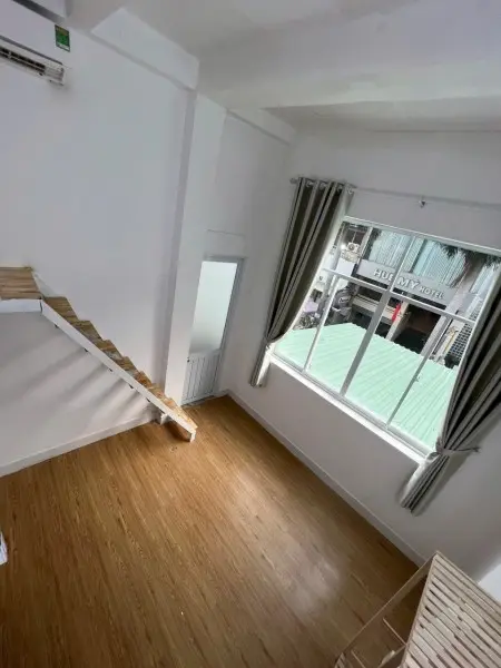 Cho Thuê Phòng Gác Cao Cửa Sổ Lớn Ở Nguyễn Tiểu La Q10 100M Ra Đh Kinh Tế Cs B, 1Km Ra Đh Y Dược