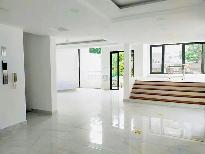 Biệt Thự Khu Đường Hoa - Phan Xích Long , Thang Máy 8 X20M - Chỉ 45 Tr