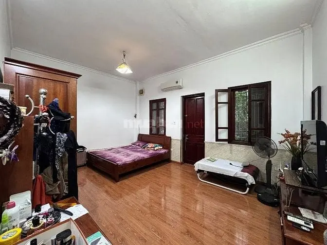 Bán Nhà Phân Lô, Ở Ngay Tại Lê Trọng Tấn 48M2, 14.7 Tỷ, 2 Thoáng Trước