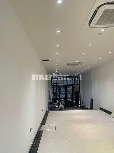 Nhà Có Thang Máy - Mặt Tiền Nguyễn Thái Bình Q1 Giá 43 Triệu