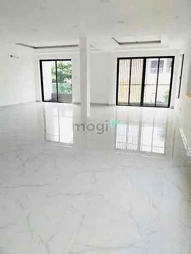 Biệt Thự Khu Đường Hoa - Phan Xích Long , Thang Máy 8 X20M - Chỉ 45 Tr