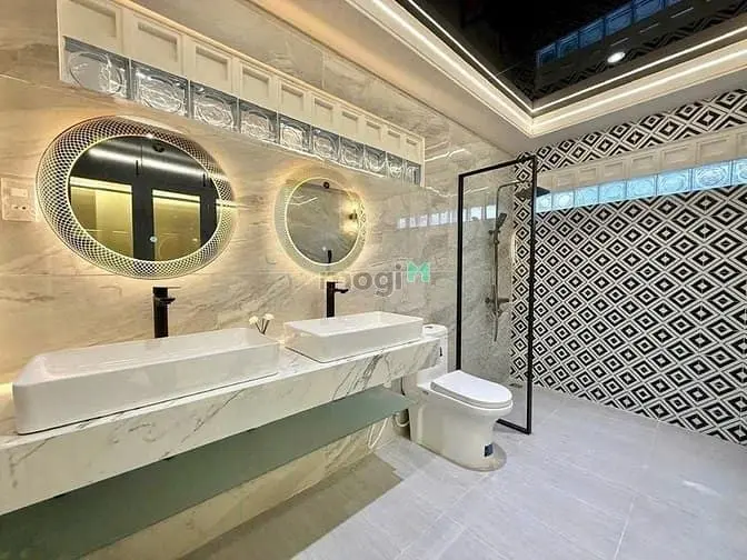 Hiếm Cho Thuê Nhà Đẹp Đường Lê Thị Hồng Gấm, Quận 1.