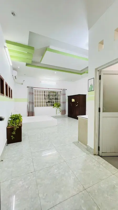 Phòng Cực Rộng Lầu 1 Thông Thoáng Vào Ở Ngay