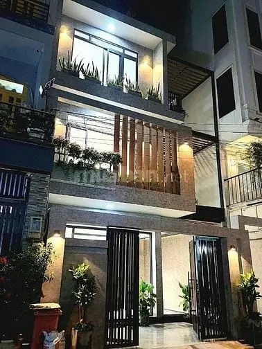 Hiếm - Cho Thuê Nhà Trần Quang Diệu,Quận 3 - Nhà Vuông Vức, Ốp Kính