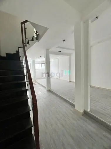 Cho Thuê Nhà Mặt Tiền Ngang 6M - Phan Đăng Lưu, Bt - Cầu Thang Cuối