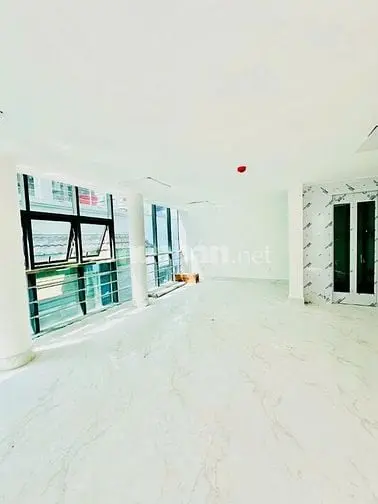 Siêu Phẩm Mặt Tiền 5 Tầng Có Thang Máy – 9M X 23M – Gần Ga T3 Sân Bay