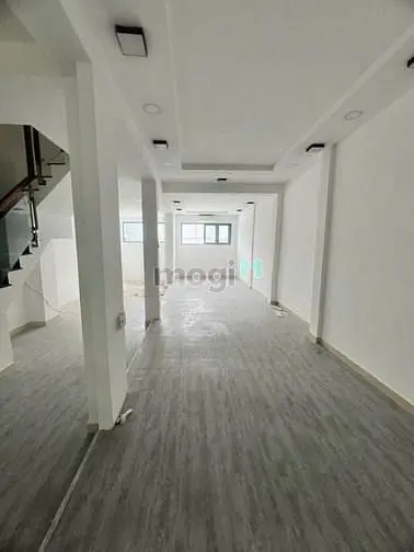Cho Thuê Nhà Mặt Tiền Ngang 6M - Phan Đăng Lưu, Bt - Cầu Thang Cuối