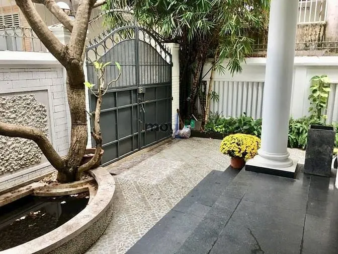 Căn Biệt Thự Không Gian Sống Đẳng Cấp - Mức Giá Bình Dân Trong Lòng Tp