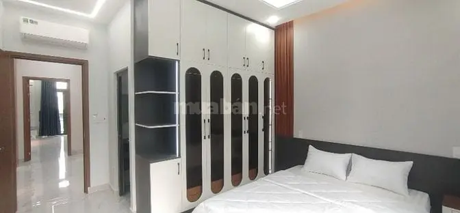 Nhà 5 Tấng.dts:300M2.Giá Hơn 8 Tỷ.đường Nguyễn Ánh Thủ,Tphcm