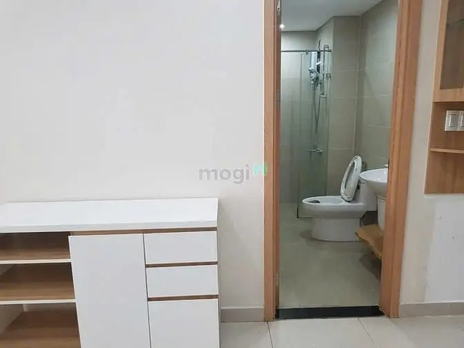 Cc 10A Trần Nhật Duật, Q1: 3P Ngủ, Full Nội Thất, 13Tr/Tháng, Ban Công