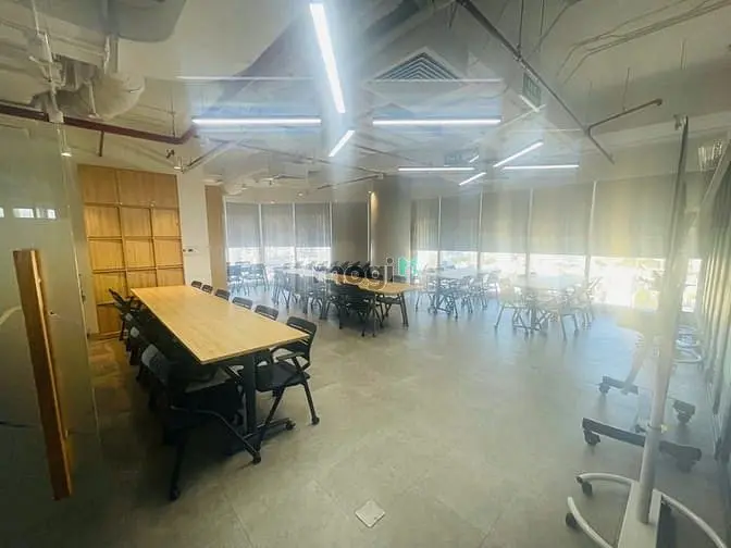 Sàn Văn Phòng 352M² Hiếm Có, Hạ Tầng Hiện Đại – Giá Thuê Chỉ 15$/M²