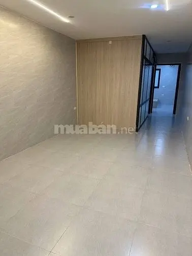 Vip Tập Thể Tầng 1 Khu 8/3, Giá 4.5 Tỷ, 70M2, Kd Được