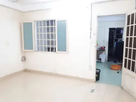 Chính Chủ Cho Thuê Phòng Lớn 20M2, Có Máy Lạnh, 3 Cửa Sổ, Ban Công Ngay Trung Tâm Q3