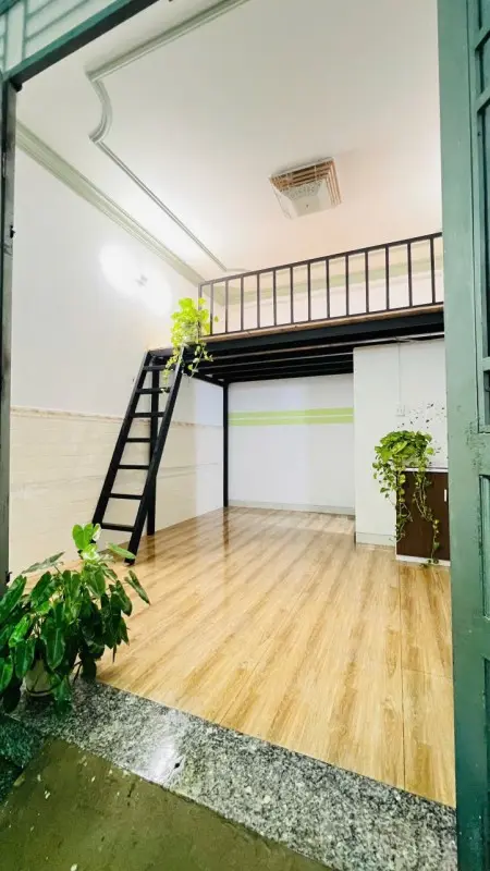 Chính Chủ Cần Cho Thuê Phòng Gác Mặt Ngoài, Sân Trước Rộng Dãi