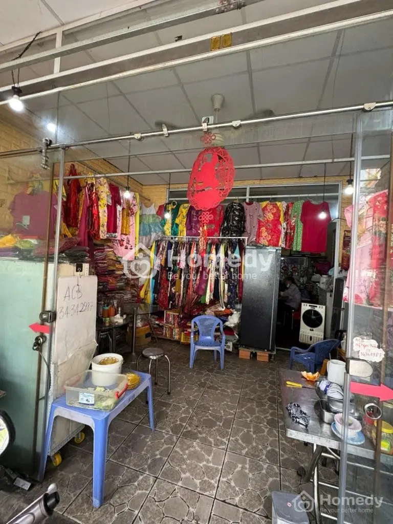 Nhà Mặt Tiền - Nguyễn Thượng Hiền