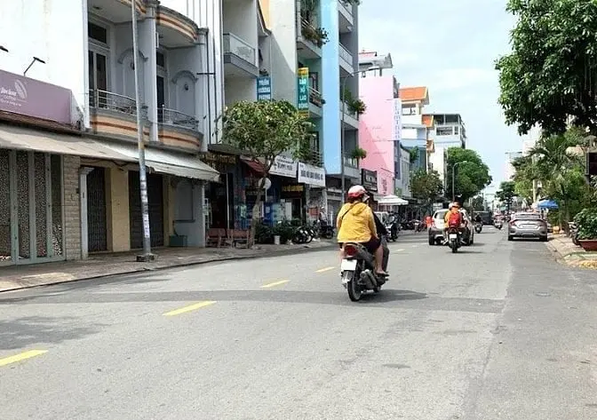 Nhà Mt Trần Hưng Đạo 4X22M, 1 Lửng 3 Lầu Đường Lớn Vị Trí Kinh Doanh
