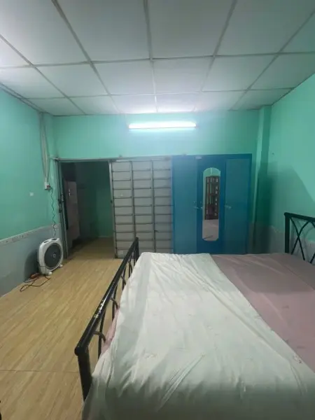 Phòng Đủ Tiện Nghi + Máy Lạnh Mới Giá 2.7 Triệu, 30 M² Tại Lê Văn Lương,