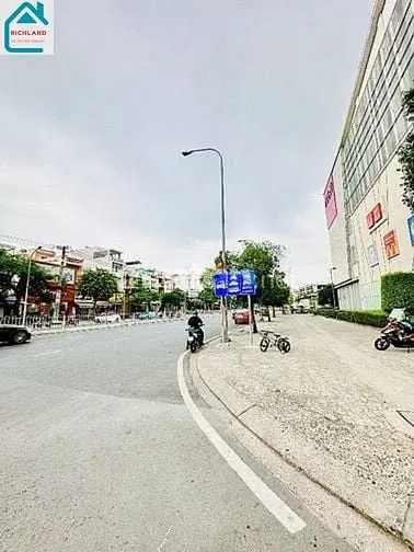 Cho Thuê Nhà Góc 2Mt: 166-168 Tên Lửa + Đường 17A - 8X21M