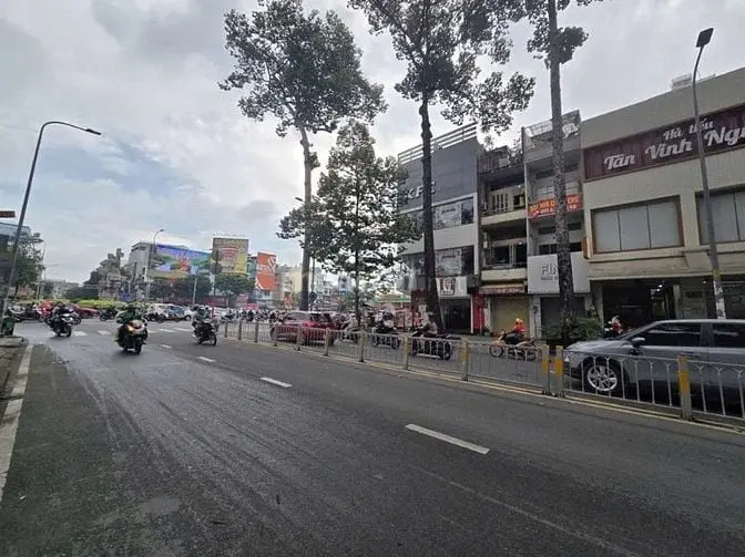 Cho Thuê Nhà 9-13 Ngô Gia Tự, P.2, Quận 10 - Ngay Vòng Xoay Lý Thái Tổ