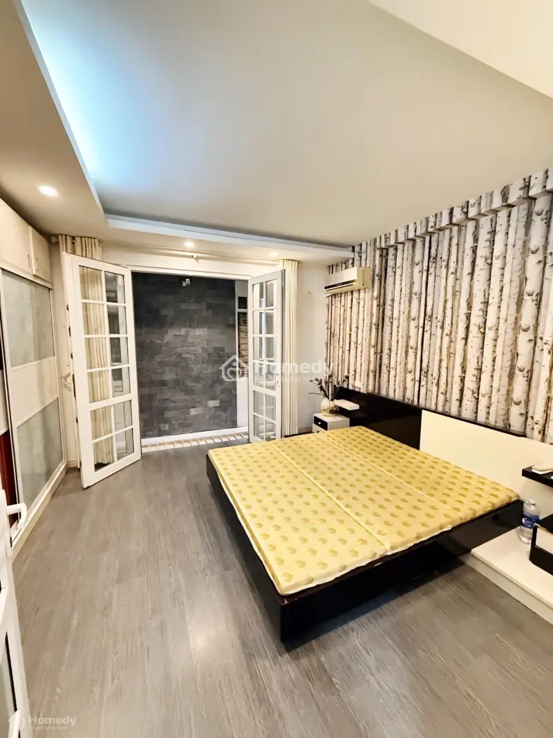 Hiếm Nhà Lô Góc Hoàng Hoa Thám Gần Phố 2 Thoáng 52M² X 4 Tầng Hơn 11 Tỷ