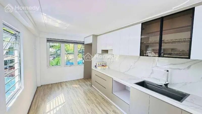 Ô Tô Quay Đầu Trước Cửa,Kinh Doanh Sầm Uất ,Lô Góc Thoáng Sáng