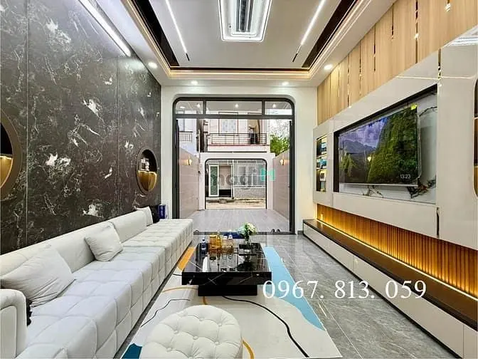 Nhà Sát Bên Thủ Đức, Dt:4X20M, Trệt, 3 Lầu, Sân Xe Hơi, 4Pn, S/Thượng