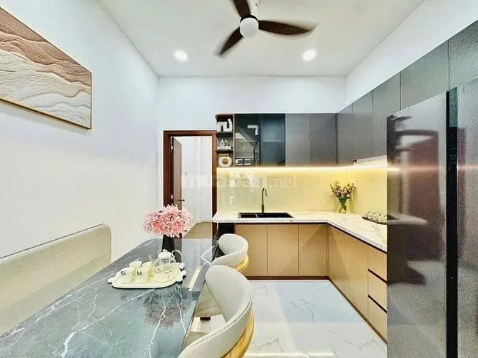 Lên Sóng Siêu Phẩm Hoàng Việt Gần Khu Bờ Kè, Giá Dưới 2 Tỷ. Xây 3 Tầng