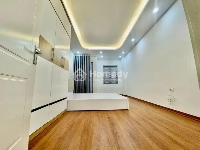Chính Chủ Bán Nhà Phố Cầu Giấy,Dương Quảng Hàm Sổ Nở Hậu, 5 Tầng Dân Xây Kiên Cố Giá 8.9Tỷ