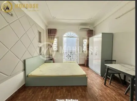 Cho Thuê Phòng Ban Công Giá Rẻ — Full Nội Thất — Gần Ngã 4 Hàng Xanhnguyễn Xí, Bình Thạnh