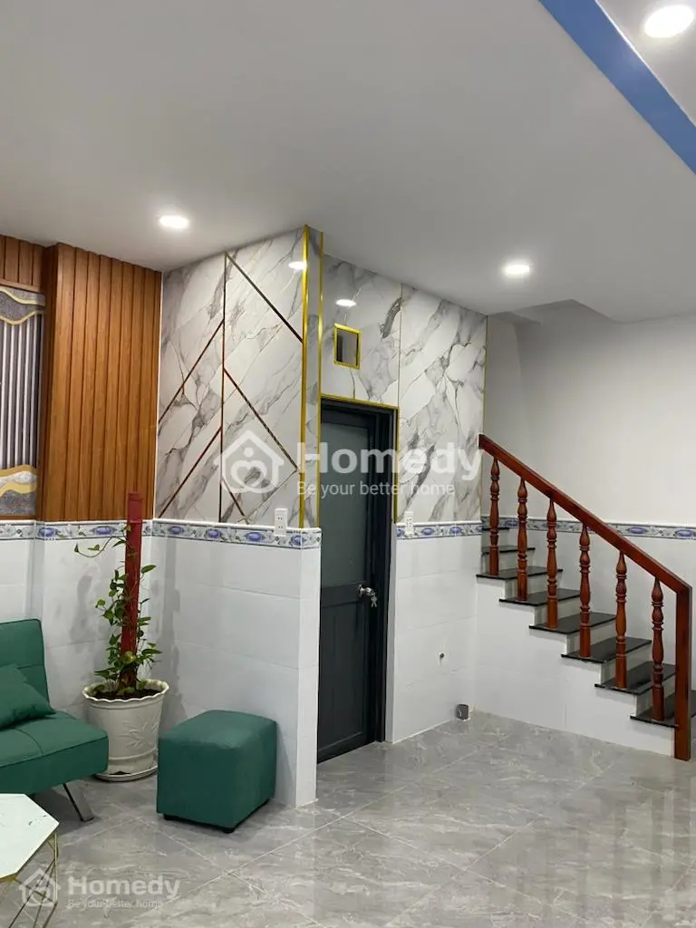 Nhà 2 Mặt Tiền Tiện Kinh Doanh, Có Sân Để Xe Cổng Rào An Ninh