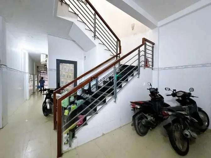 Bán Nhà Gần Sân Bay Big C 90 M2 7 Tỷ Nhỉnh Hẻm Xe Tải Thông