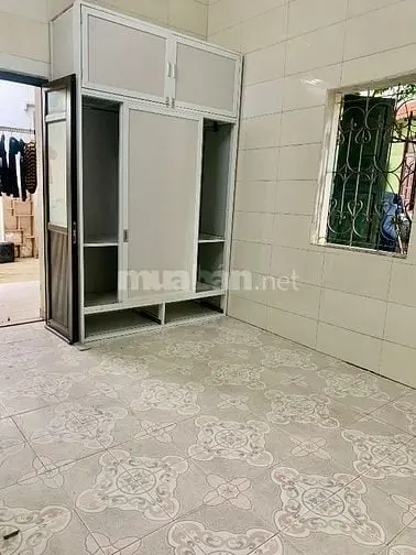 Cho Thuê Nhà 80M2 Chưa Gồm Sân . 3Phòng , 1 Nvs Rộng
