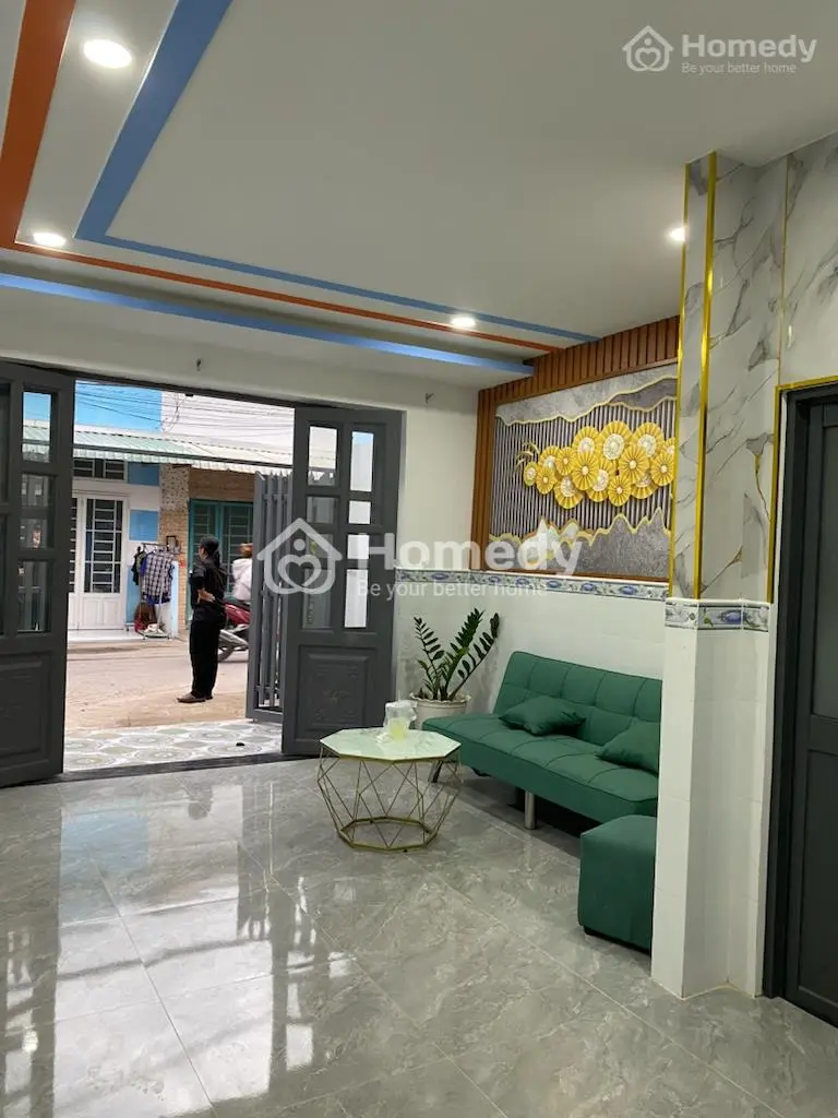 Nhà 2 Mặt Tiền Tiện Kinh Doanh, Có Sân Để Xe Cổng Rào An Ninh