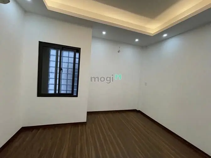 Bán Gấp Nhà Định Công, 46M2 , Giá Hơn 8 Tỷ , Lo Góc ,Oto Qua Nhà