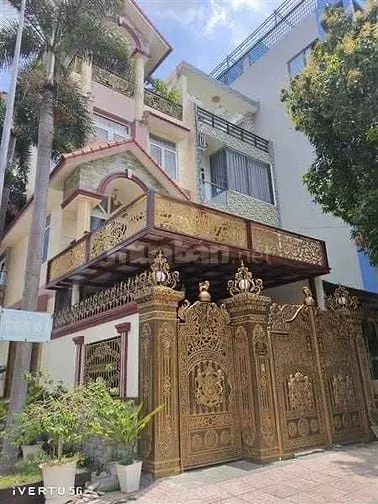 Bán Nhà Lô Góc Hẻm Xe Tải Ngô Thì Nhậm, Dĩ An. 121M2, 4Tang, 14 Tỷ