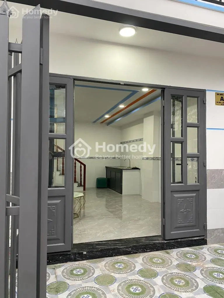 Nhà 2 Mặt Tiền Tiện Kinh Doanh, Có Sân Để Xe Cổng Rào An Ninh