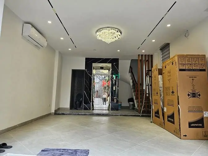 Nhà Mới Xây Gia Quất 5 Tầng Gara Ô Tô, Mặt Tiền 5M. Gíá 9,1 Tỷ