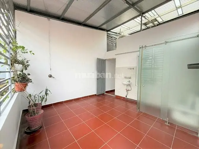 Phố Phú Thượng, Tây Hồ. D/T:61M2. 5T. Giá: Nhỉnh 12 Tỷ, Thuê Ở. Lotte